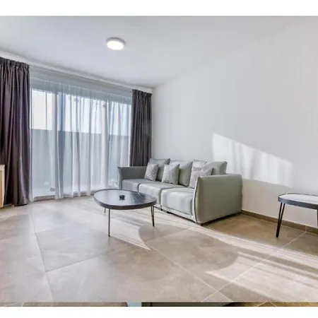 Peaceful 2br Seaside Penthouse - By Hostmt Appartement *