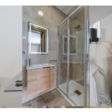 Peaceful 2br Seaside Penthouse - By Hostmt 公寓